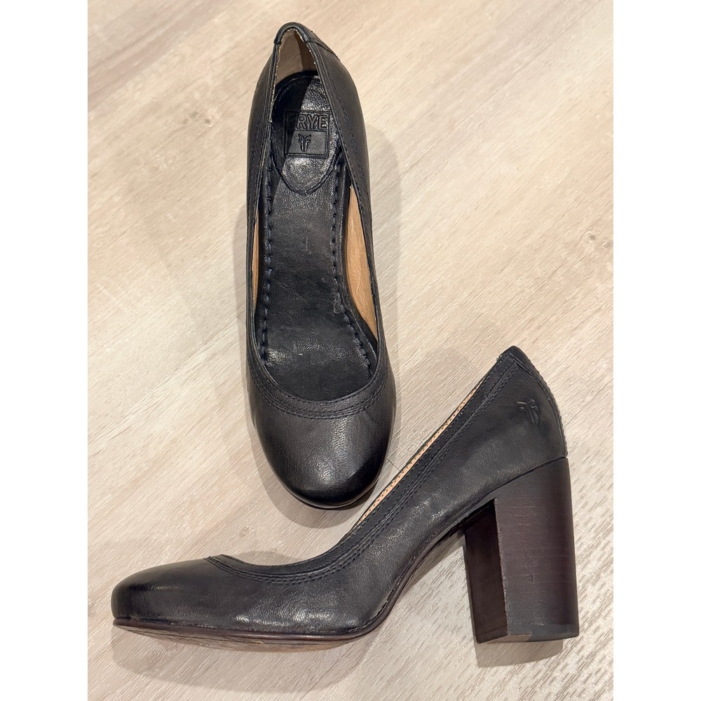 Frye Carson Leather Pumps 7.5M Block Heel Round Toe Slip On Shoes Old Money
